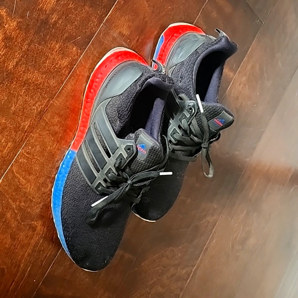 ADIDAS ULTRABOOST DNA MENS SHOES worn twice